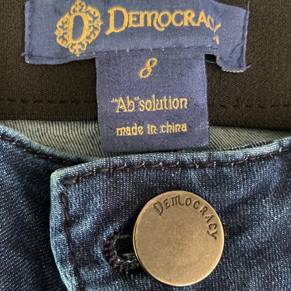 Democracy Ab Solution Women's Lightly Distressed Jeans Size 8 - Picture 6 of 8